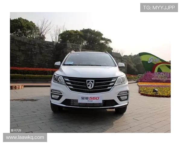 10万级别搭顶级音响豪华SUV 试驾宝骏560律动版！